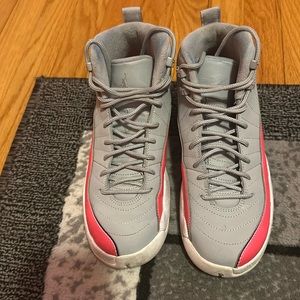 AIR JORDAN 12 RETRO GS 'RACER PINK'
GS 7
GOOD CONDITION